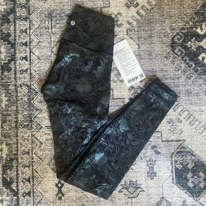 NWT lululemon wunder unders!